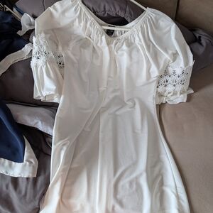 Elegant White Lace Sleeve Tunic